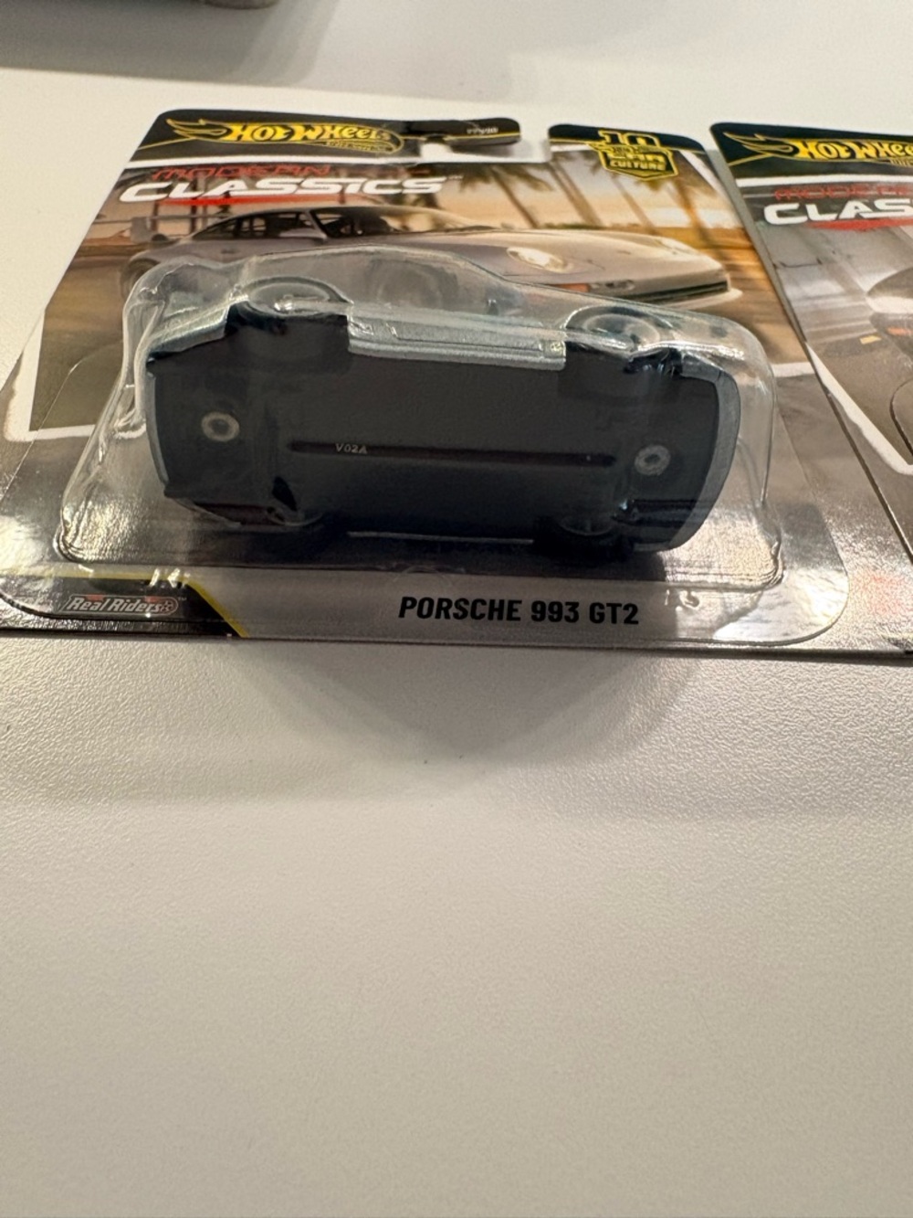 Hot Wheels Modern Classics Porsche 993 GT2 & 1994 Nismo 270R - Silver and Black - Picture 4 of 10